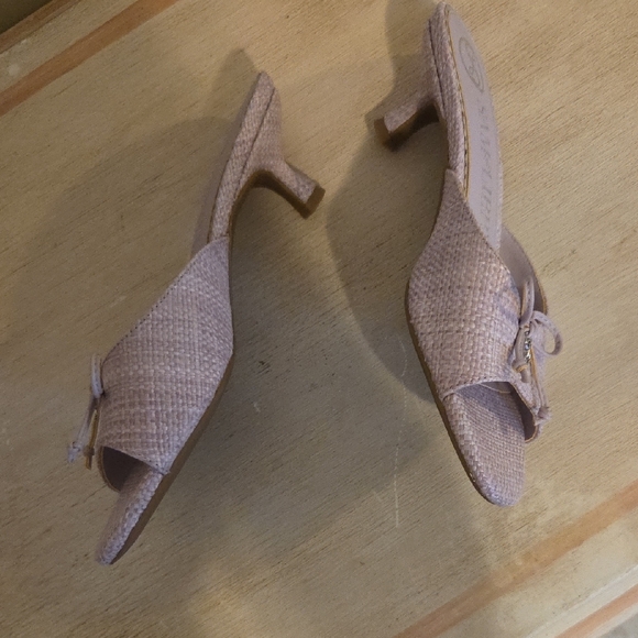 Sandals - Picture 2 of 4